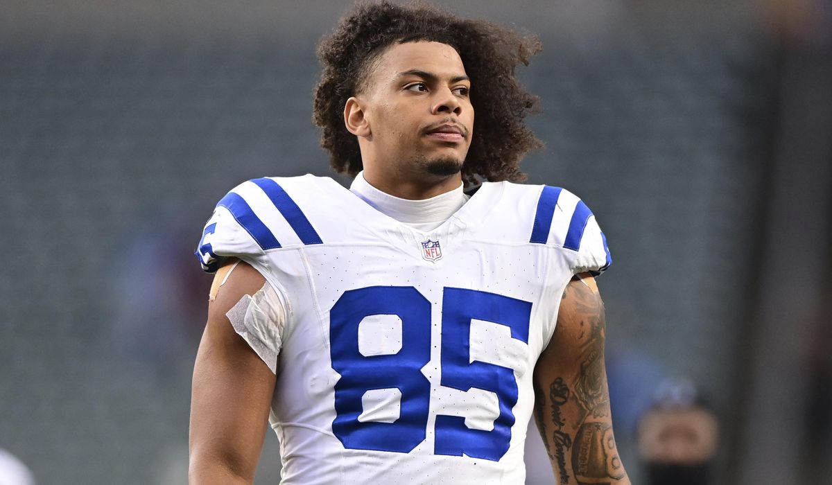 NextImg:Indianapolis Colts tight end Drew Ogletree faces domestic violence charges