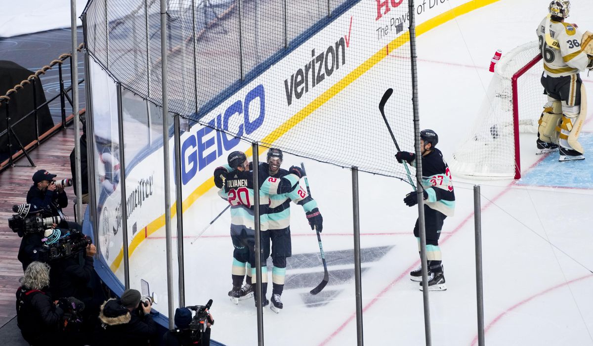 Kraken’s Daccord posts first shutout in Winter Classic historical past