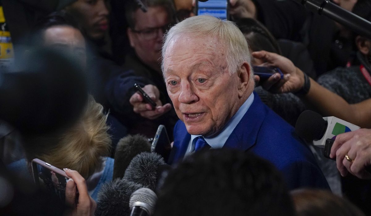 NextImg:Dallas Cowboys owner Jerry Jones ordered to take paternity test