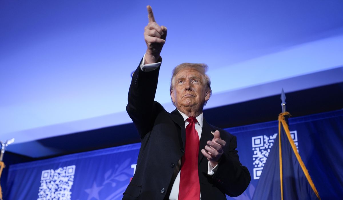 NextImg:Trump tops off long day in court with a long, rambling speech at New Hampshire rally