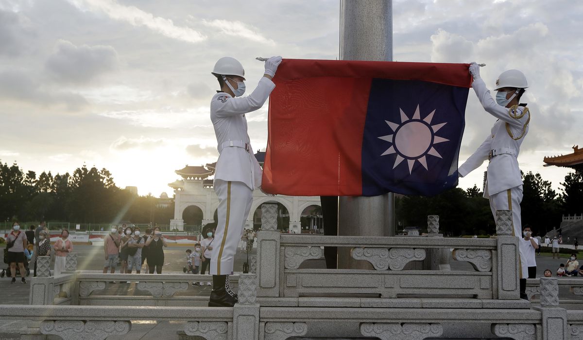 NextImg:Taiwan says 6 Chinese balloons flew through its airspace and warplanes and ships also detected