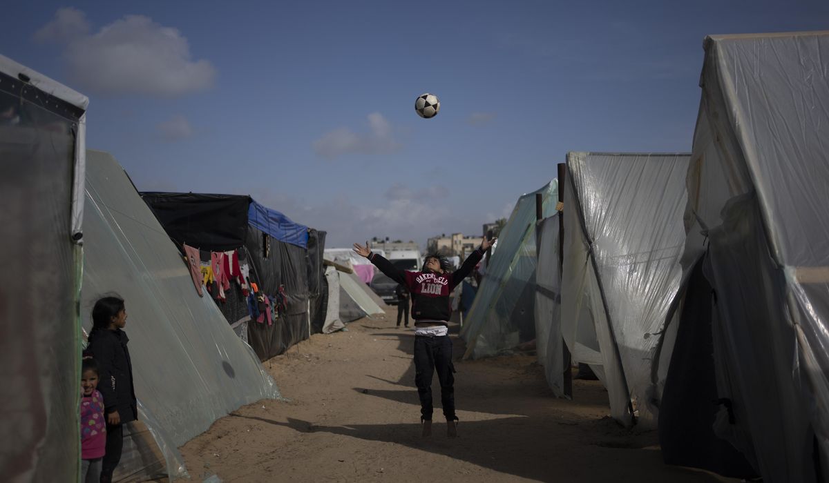 NextImg:Heavy fighting in Gaza’s second-largest city leaves hundreds of patients stranded in main hospital
