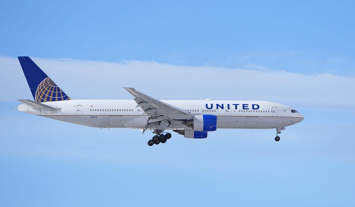 NextImg:United Airlines CEO says the airline will consider alternatives to Boeing’s next airplane