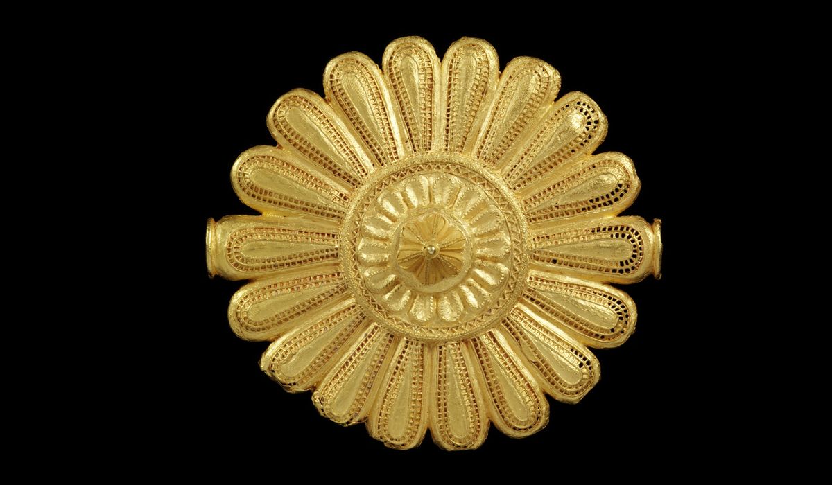 NextImg:A pair of U.K. museums return gold and silver artifacts to Ghana under a long-term loan arrangement