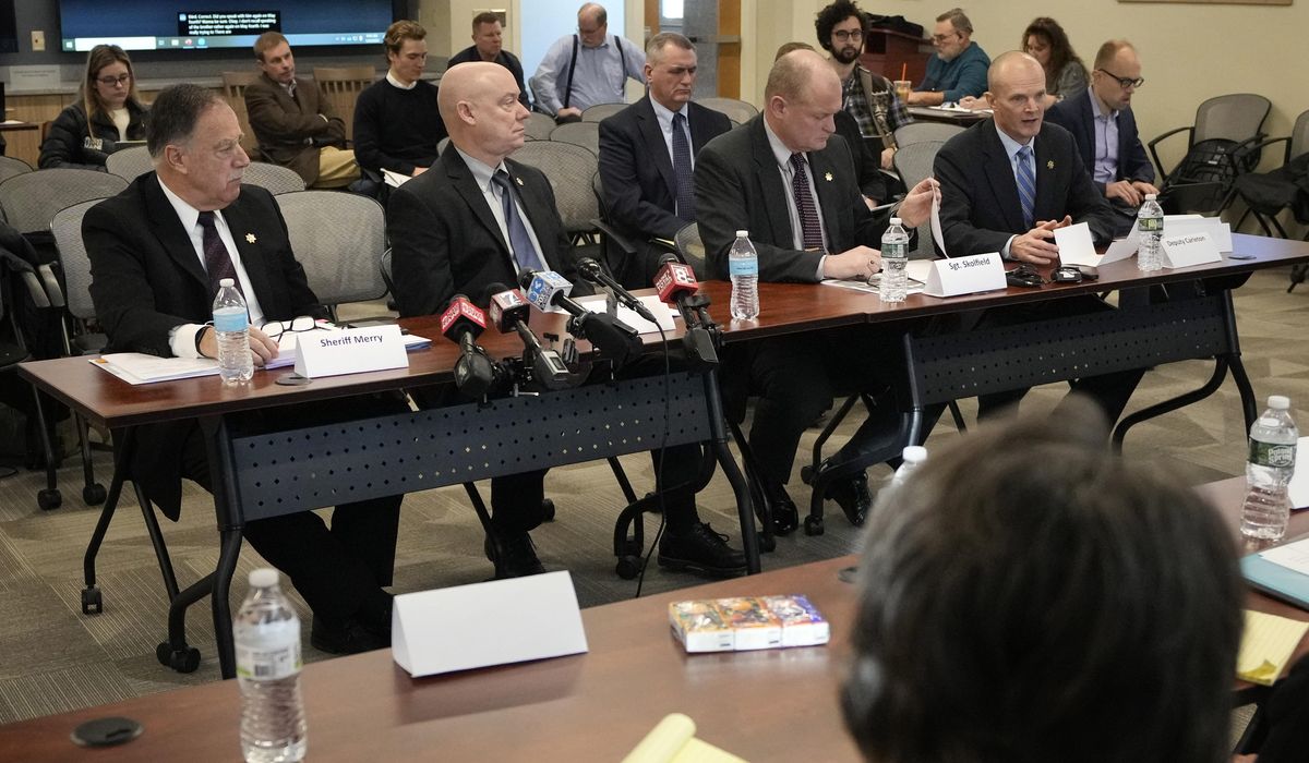NextImg:Maine police defend response before Army reservist killed 18, say yellow flag law limited them