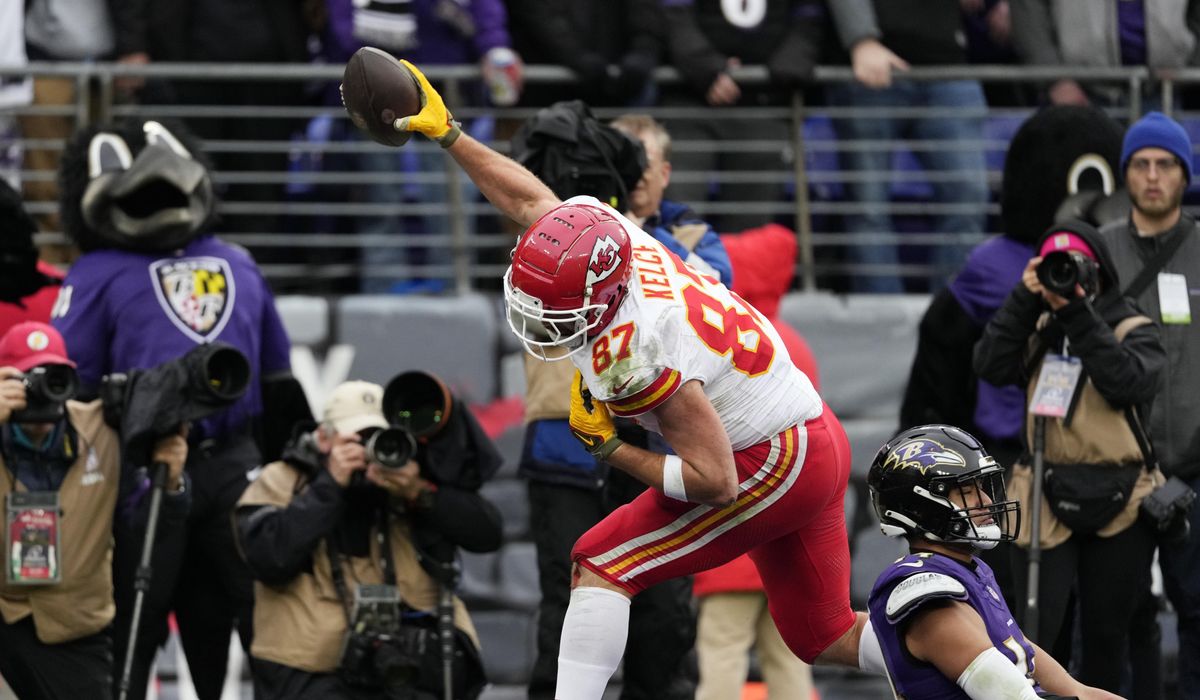 NextImg:Mahomes, Kelce headed to Super Bowl after Chiefs shut down Ravens