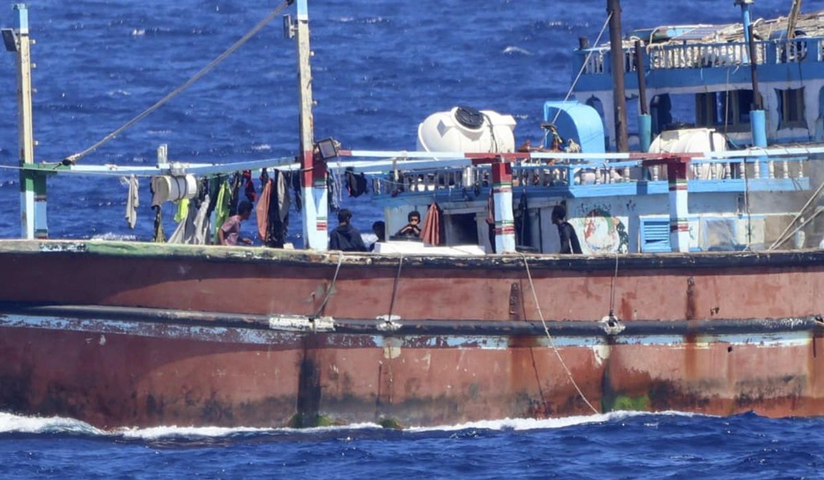 NextImg:Seychelles forces rescue 6 Sri Lankan fishermen from boat hijacked by Somali pirates