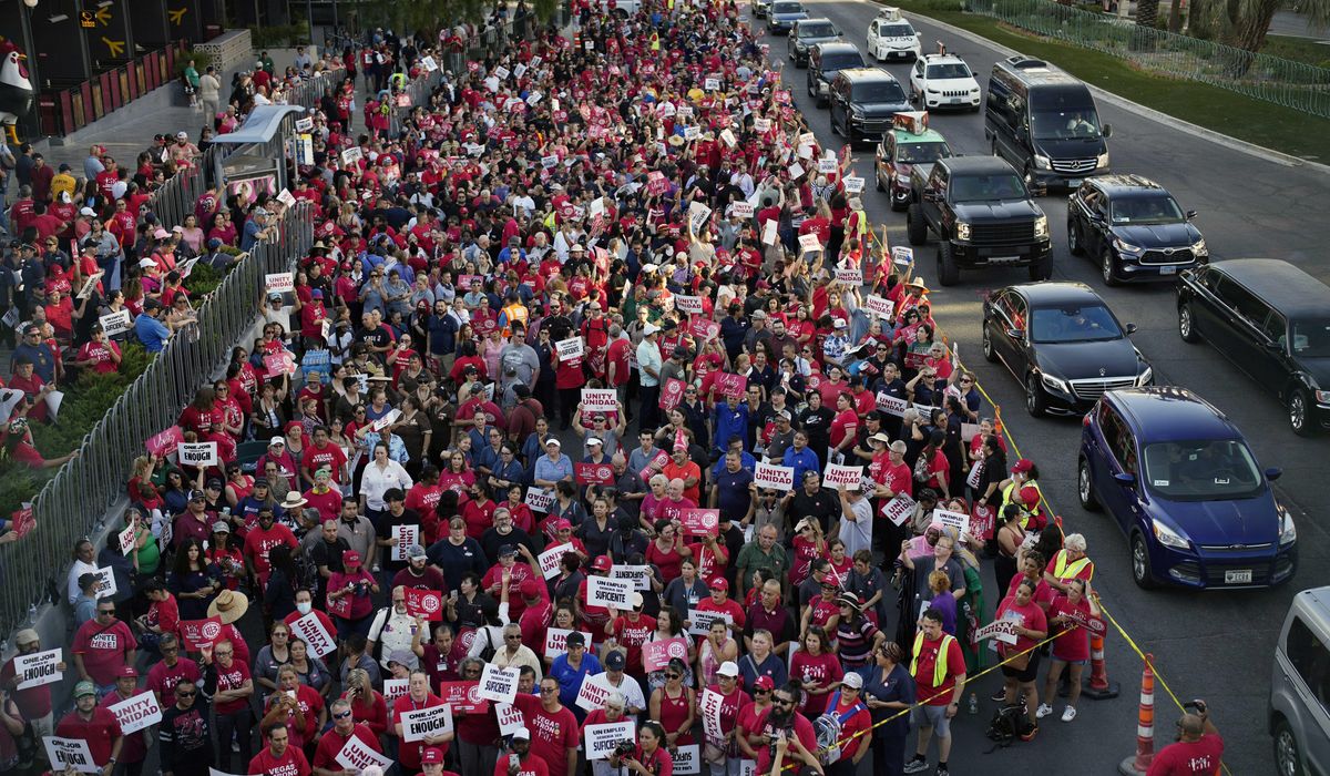 NextImg:Culinary union reaches tentative contracts with hotel-casinos as Las Vegas kicks off Super Bowl week