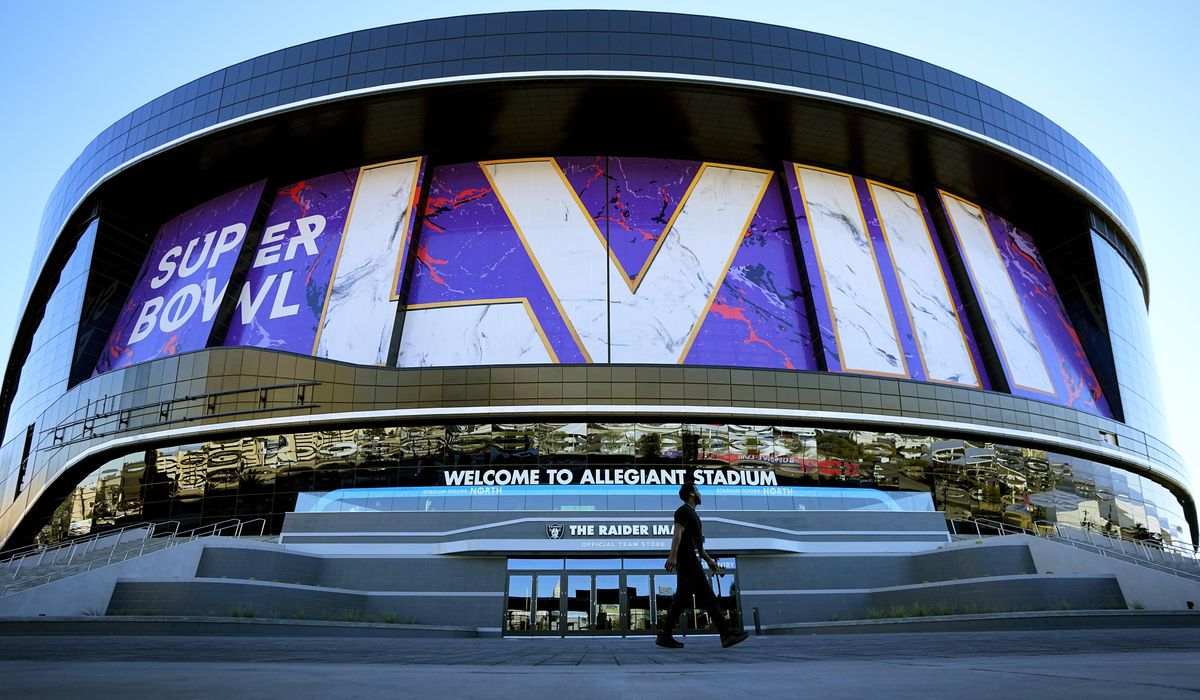 NextImg:Vegas excess: Nachos cost $60 At Super Bowl