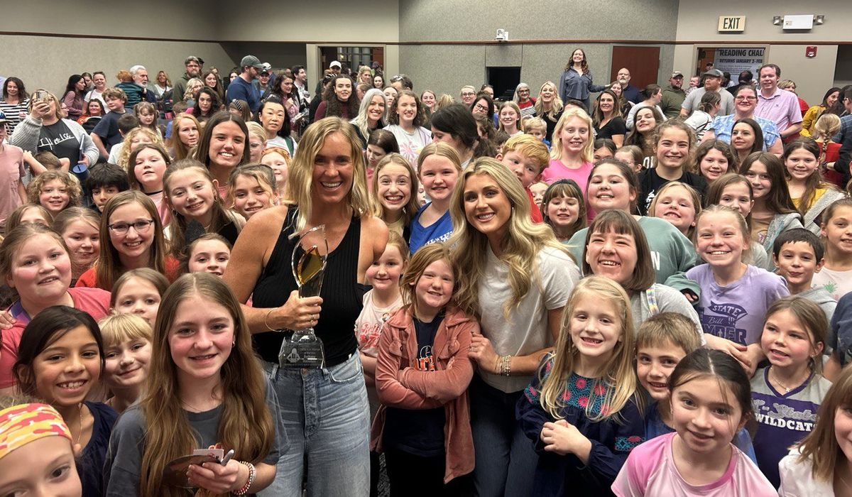 NextImg:Surfer Bethany Hamilton shrugs off splashback in standing up for women’s sports
