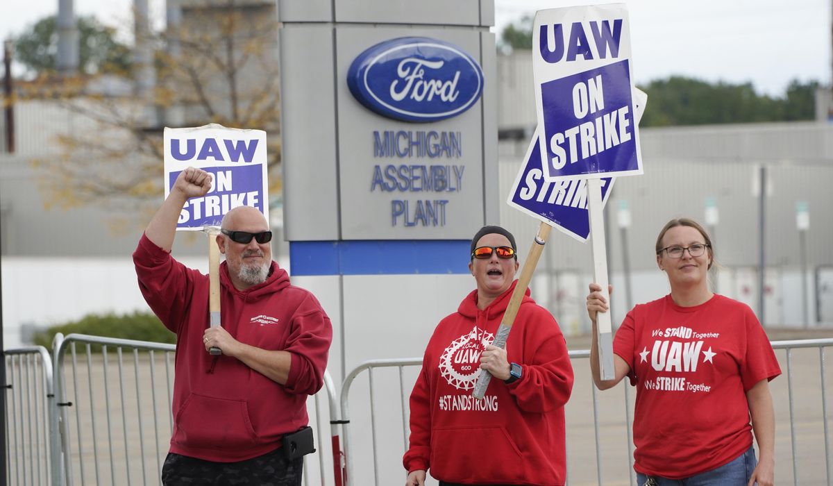 NextImg:Ford UAW workers to strike Friday if contract demands not met