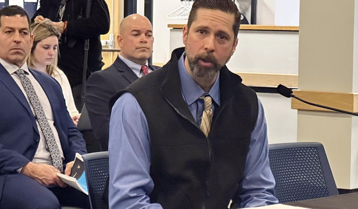 NextImg:Police who responded to Maine mass shooting describe missed opportunity to end manhunt