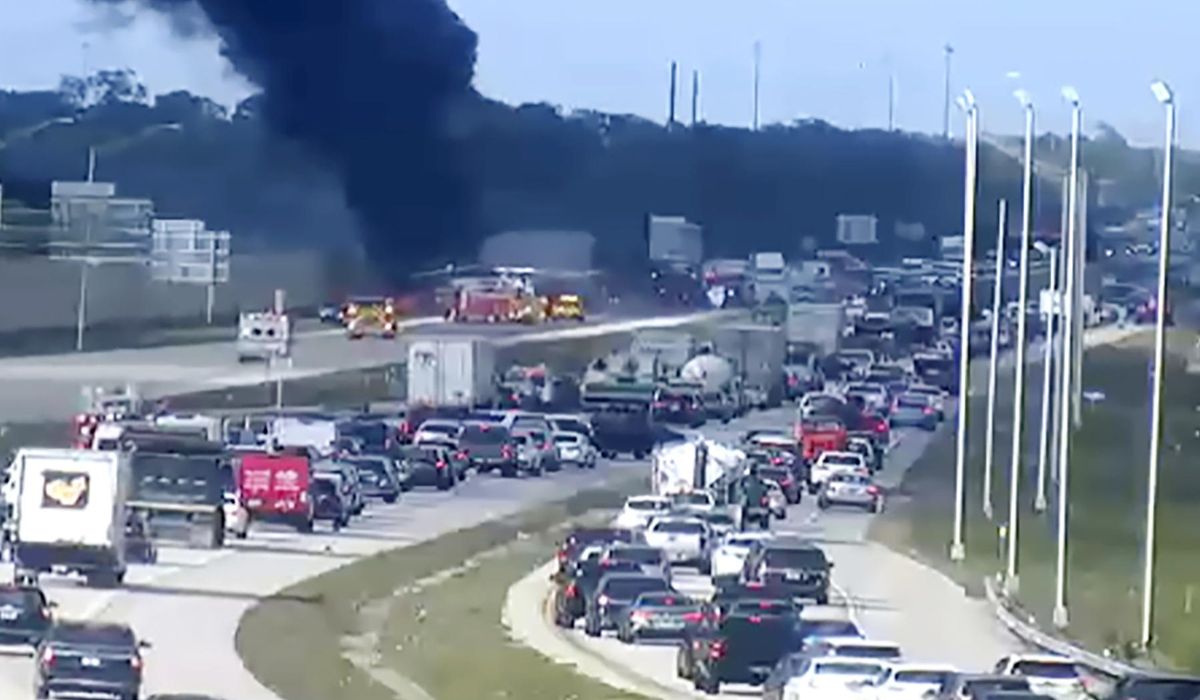 NextImg:Small plane collides with vehicle during emergency landing on southwest Florida interstate; 2 dead