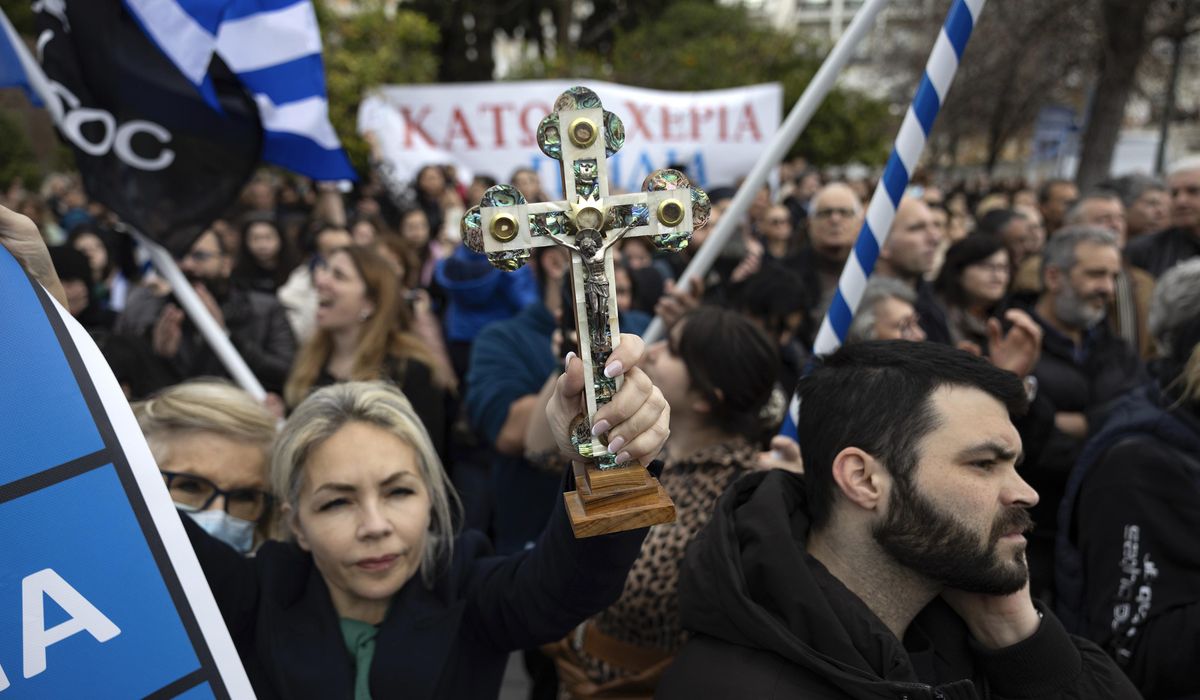 NextImg:Hundreds of protesters opposed to bill allowing same-sex marriage rally in Greek capital
