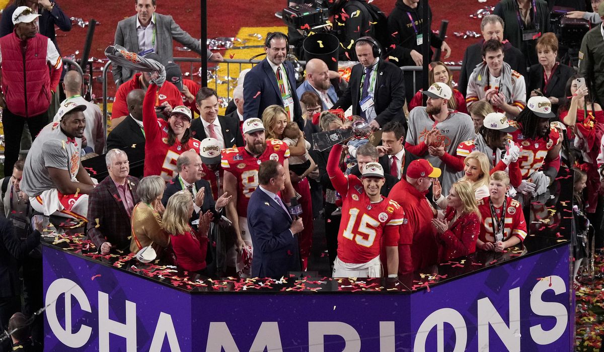 NextImg:Kansas City turns red as Chiefs celebrate 3rd Super Bowl title in 5 seasons with a parade