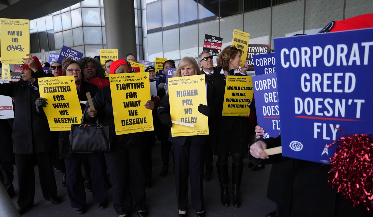 NextImg:Flight attendants at 30 airports participate in walkout for higher wages