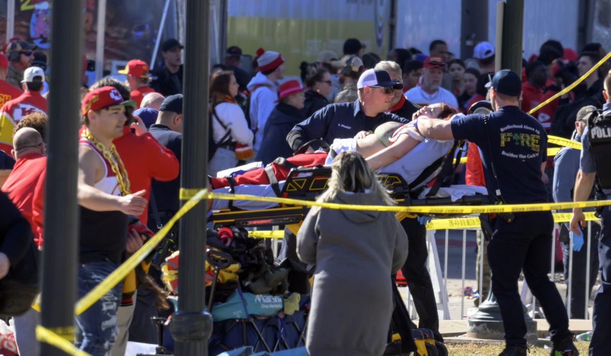 NextImg:Gunfire at Chiefs’ Super Bowl celebration kills 1 and wounds nearly two dozen, including children