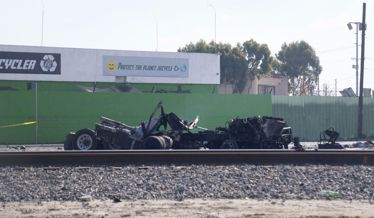 NextImg:Seven Los Angeles firefighters injured in explosion of burning truck’s fuel tank
