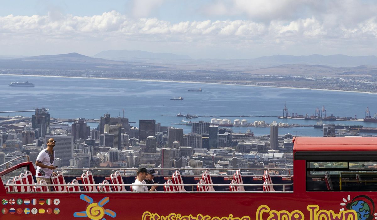 NextImg:A ship carrying 19,000 cattle caused a big stink in the South African city of Cape Town