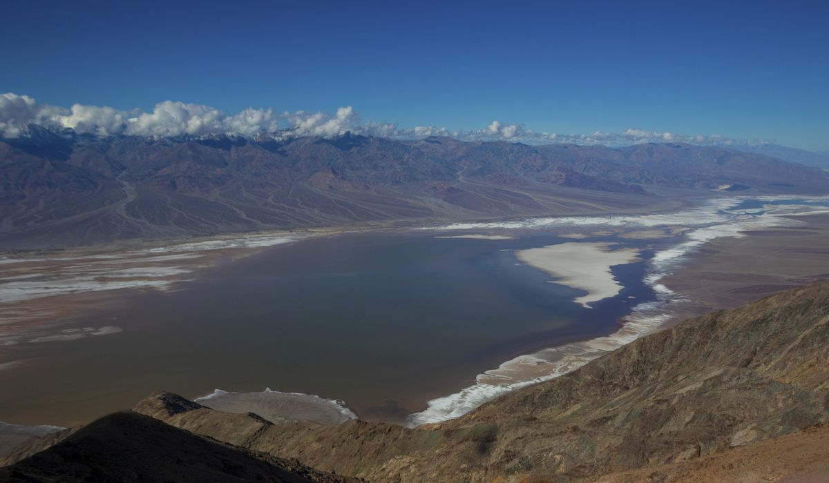 NextImg:Temporary lake in Death Valley moved by wind, now closed to boats