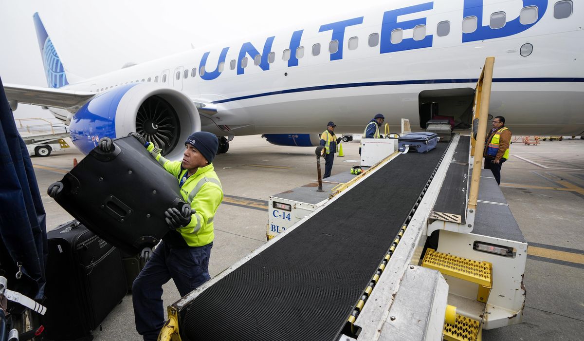 NextImg:Drunk passengers prompt flight from London to Newark to be diverted to Maine