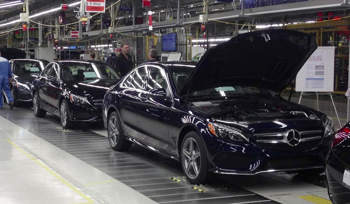 NextImg:Alabama Mercedes workers to file for union election with NLRB