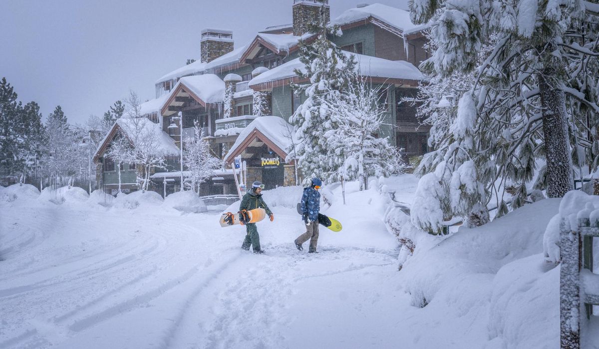 NextImg:Blizzard warning of up to 10 feet of snow in the Sierra could make travel ‘dangerous to impossible’