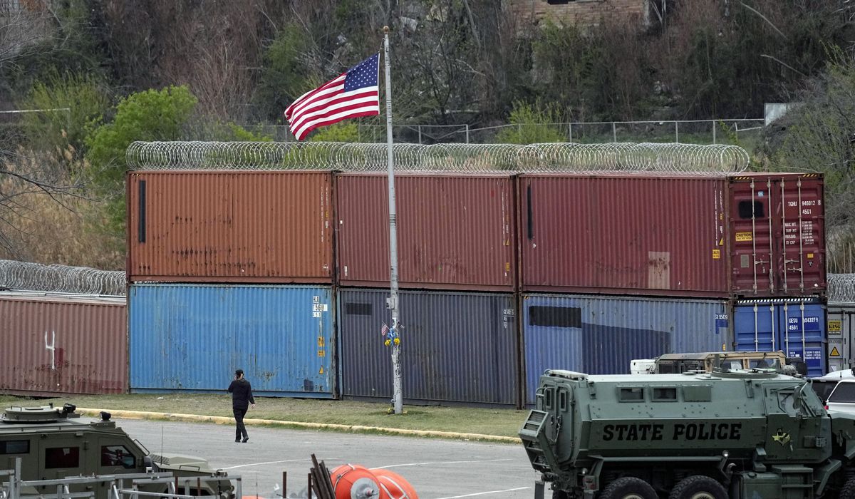 NextImg:Trump visits the ‘very dangerous’ border: ‘We’re going to take care of it’