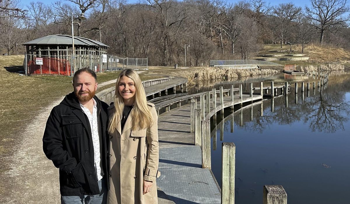 NextImg:Artists surprised, outraged by removal of groundbreaking work along Des Moines pond