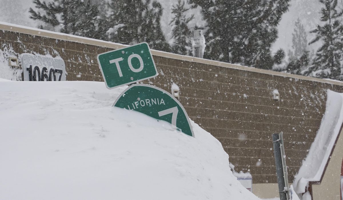 NextImg:More mountain snow expected even as powerful blizzard moves out of Northern California