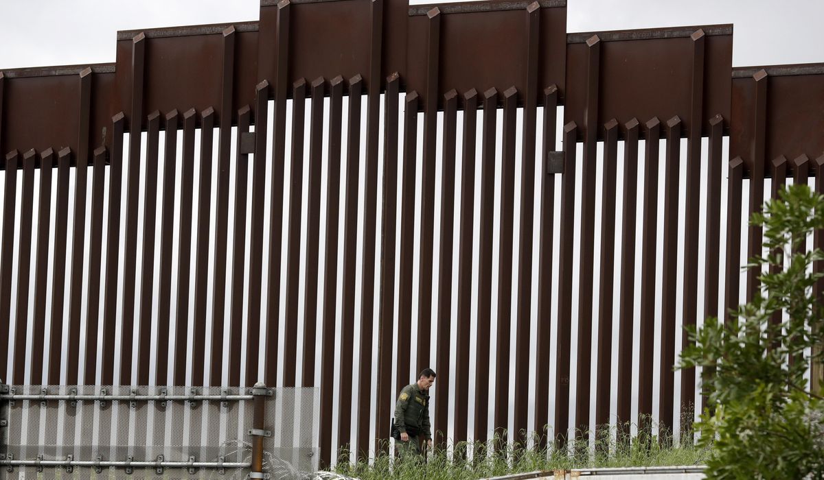 NextImg:11 injured in falls from U.S.-Mexico border wall in single day