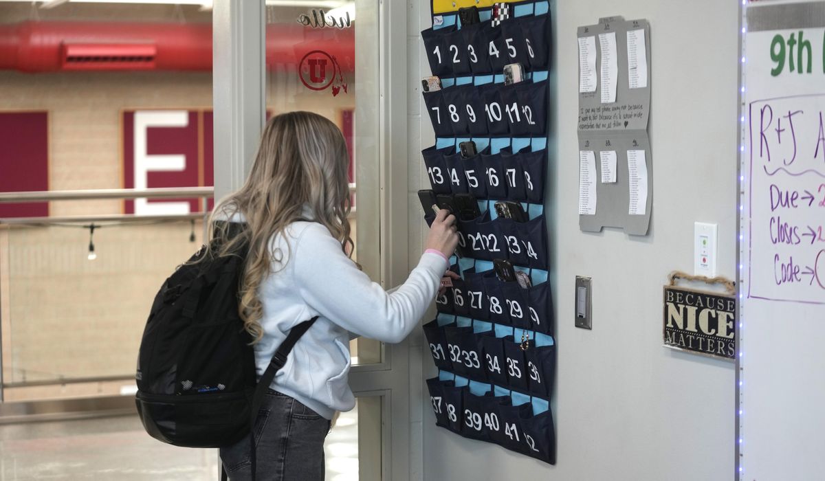 NextImg:Why you should stop texting your kids at school