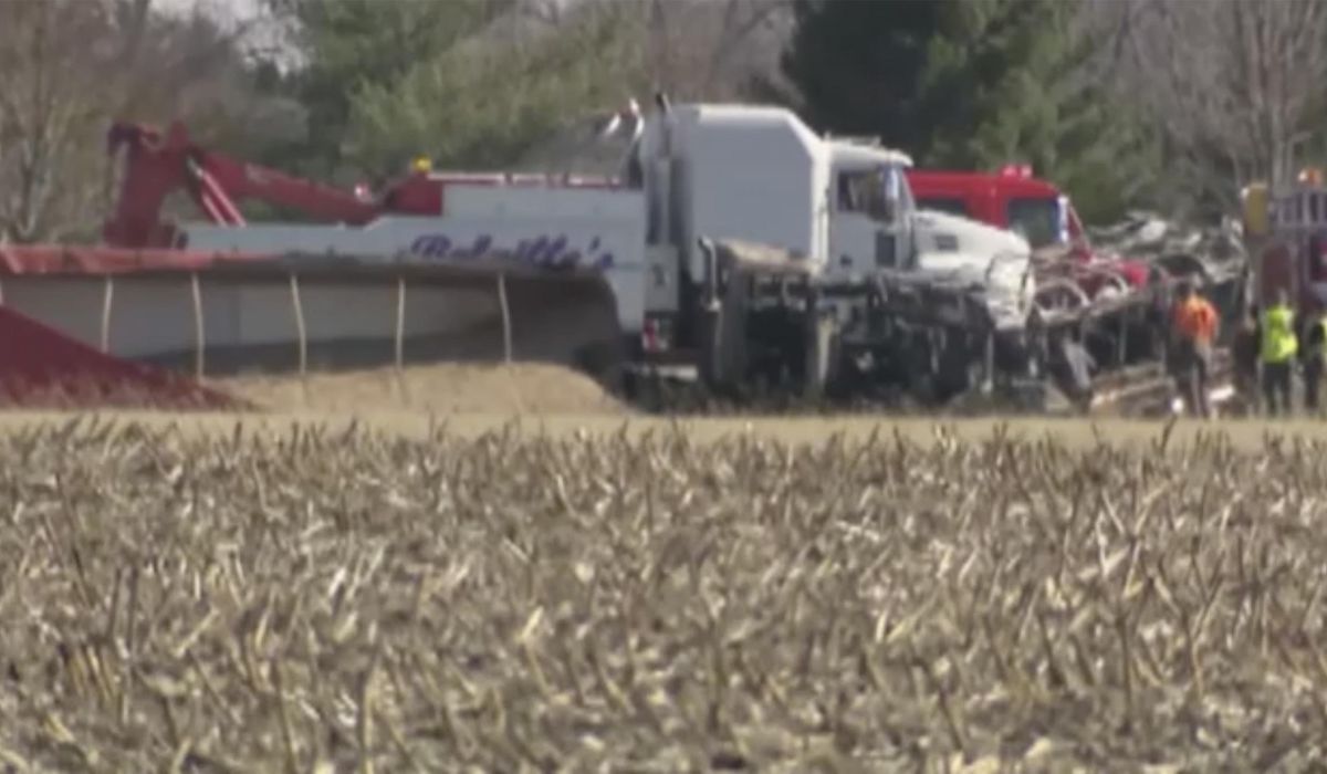 NextImg:Illinois police identify the three kids and two drivers killed when a school bus hit a semitruck
