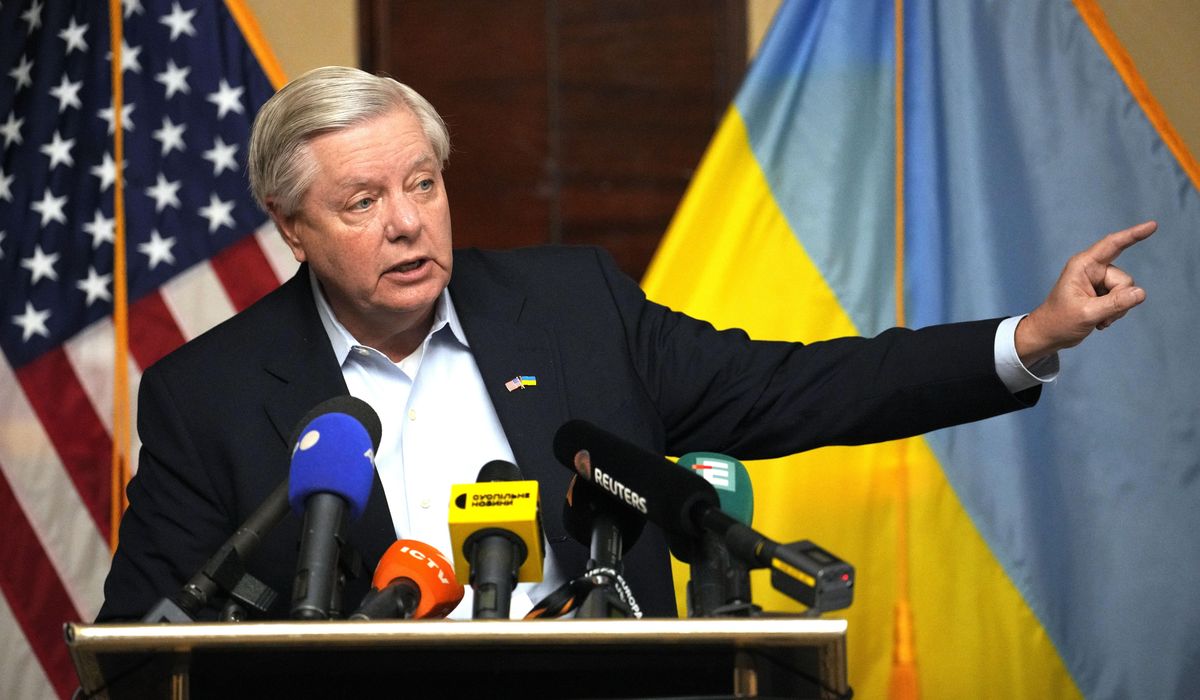 NextImg:Graham says Biden, those in the line of succession should take cognitive tests