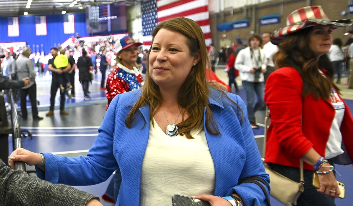 NextImg:Pro-Trump attorney returns to Michigan to turn herself in on outstanding warrant