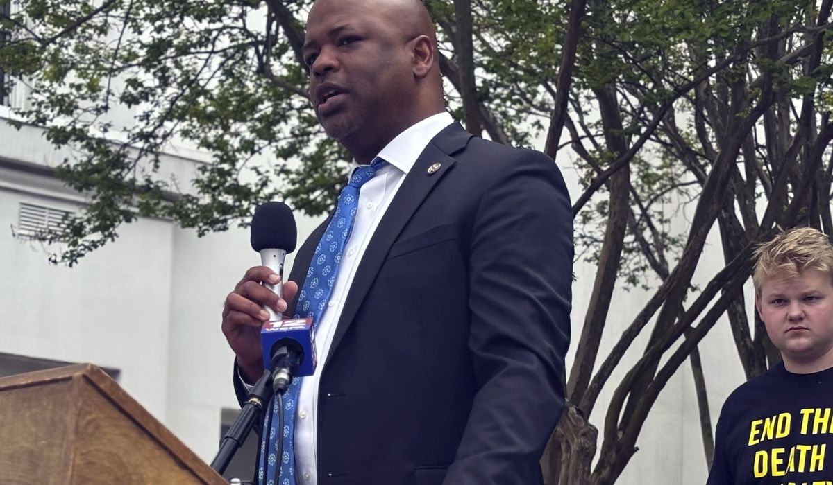 NextImg:Activists rally for bill that would allow some Alabama death row inmates to be resentenced