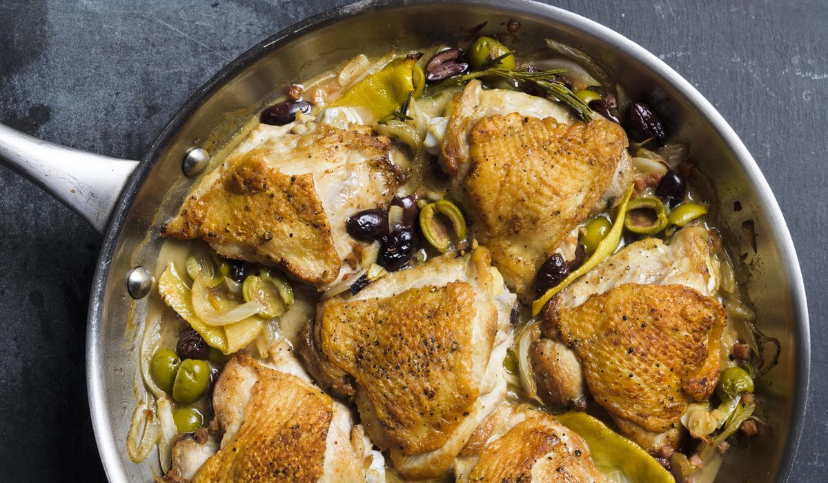 NextImg:Umbrian-style chicken alla cacciatora: This rustic version doesn’t need tomatoes