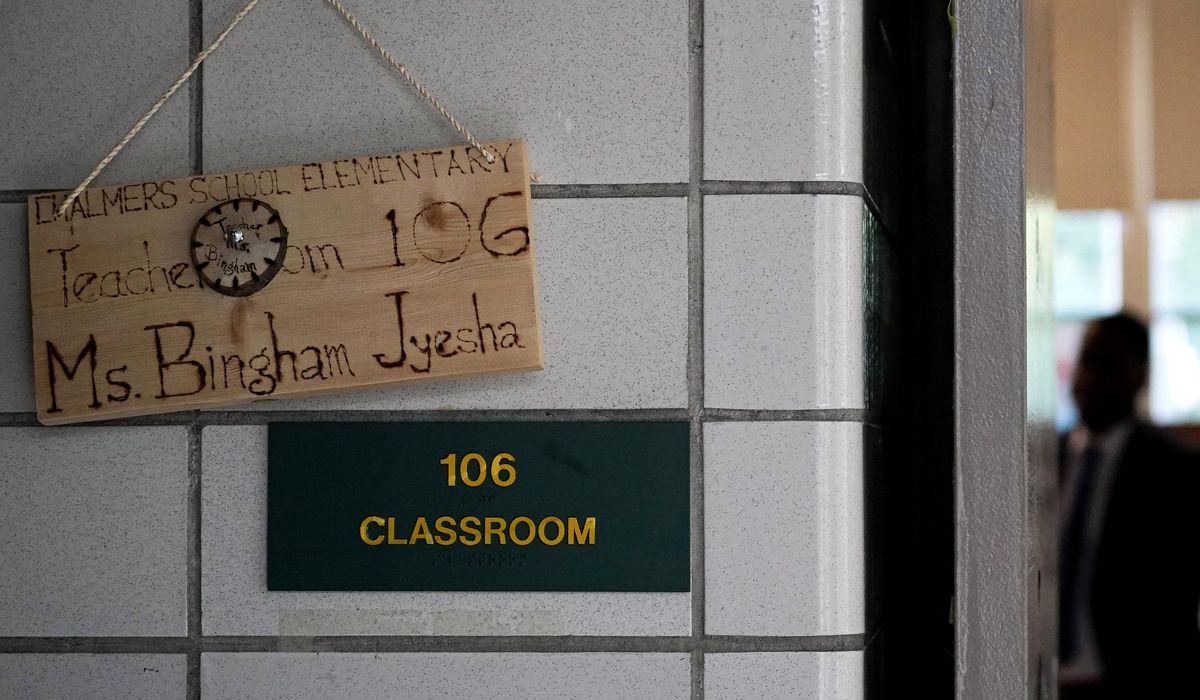 NextImg:Illinois helps schools weather critical teaching shortage, but steps remain, study says