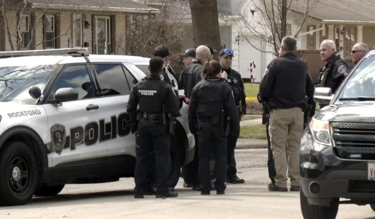 NextImg:4 killed, 7 wounded in Illinois stabbings; suspect in custody
