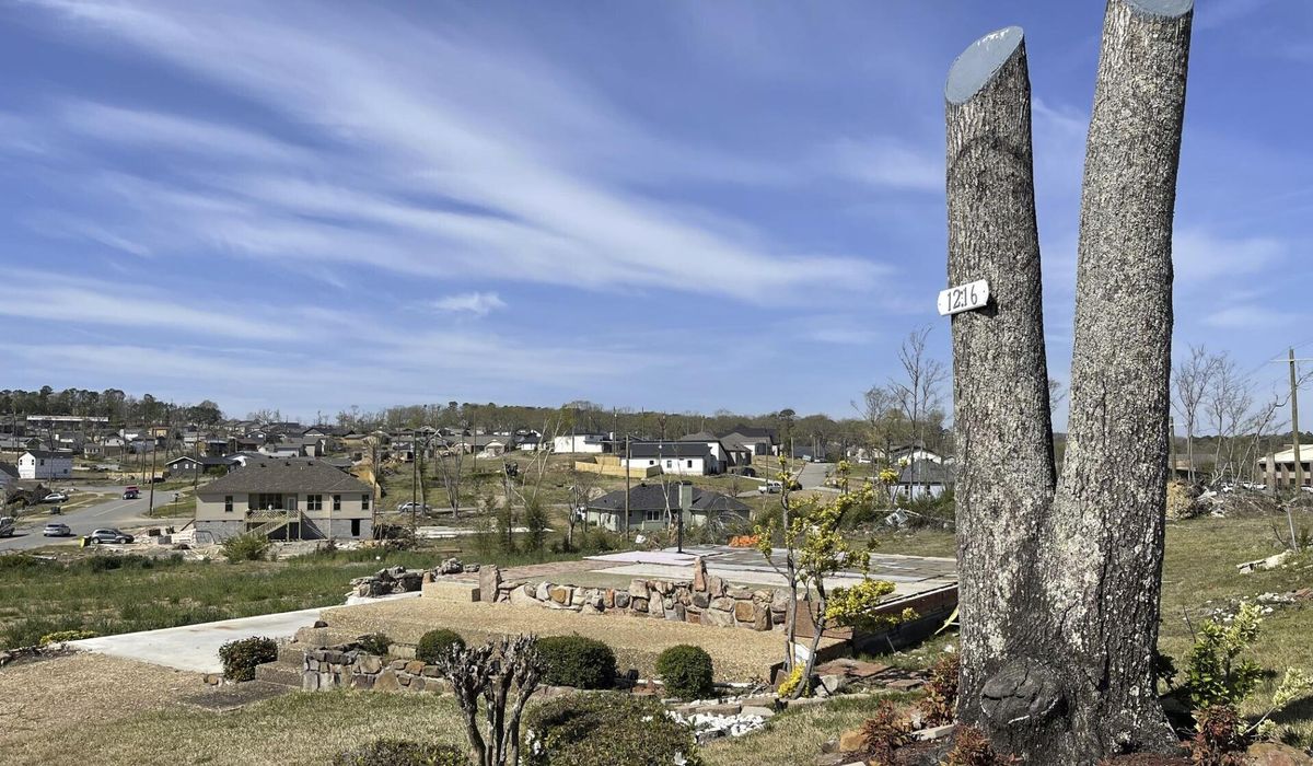 NextImg:Arkansas, local officials mark anniversary of tornadoes that killed four and destroyed homes