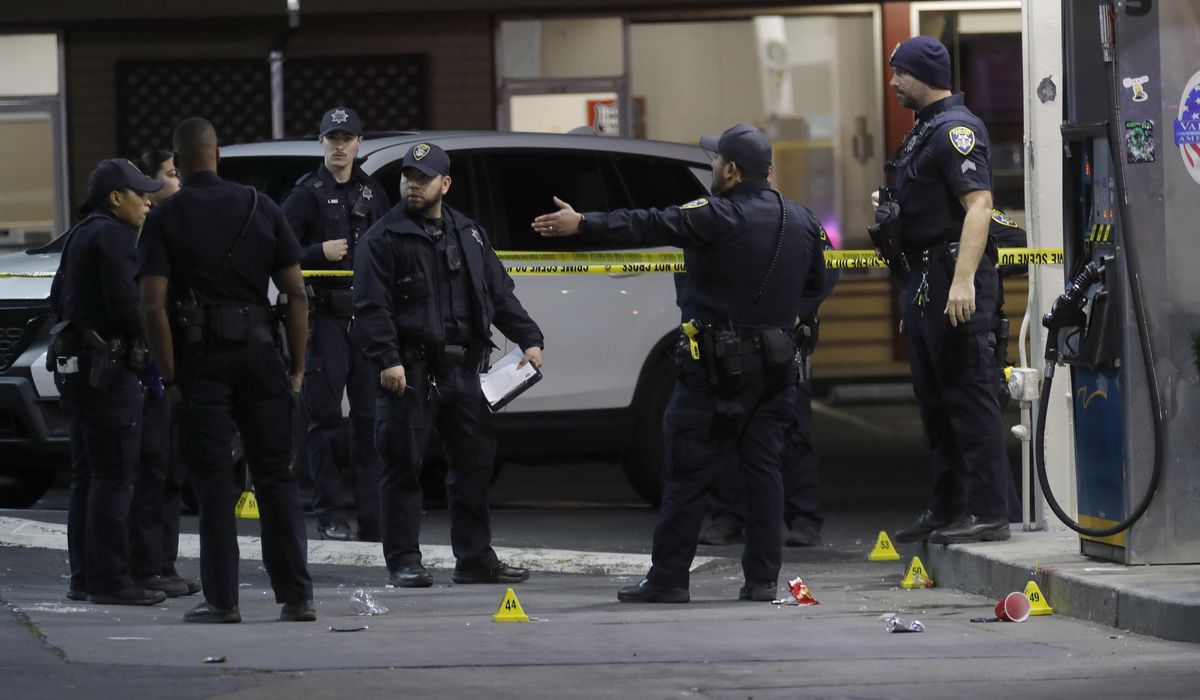 NextImg:California governor to deploy 500 surveillance cameras to Oakland to fight crime