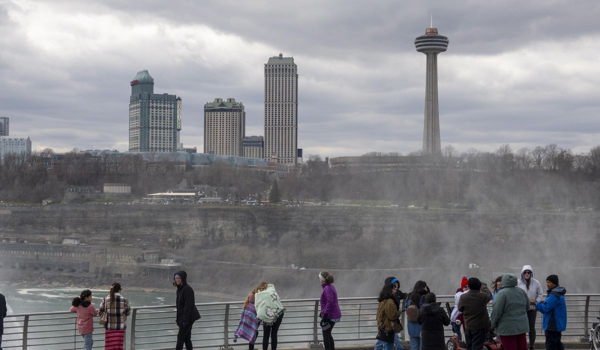 NextImg:Mother and two children presumed dead after intentionally going over Niagara Falls