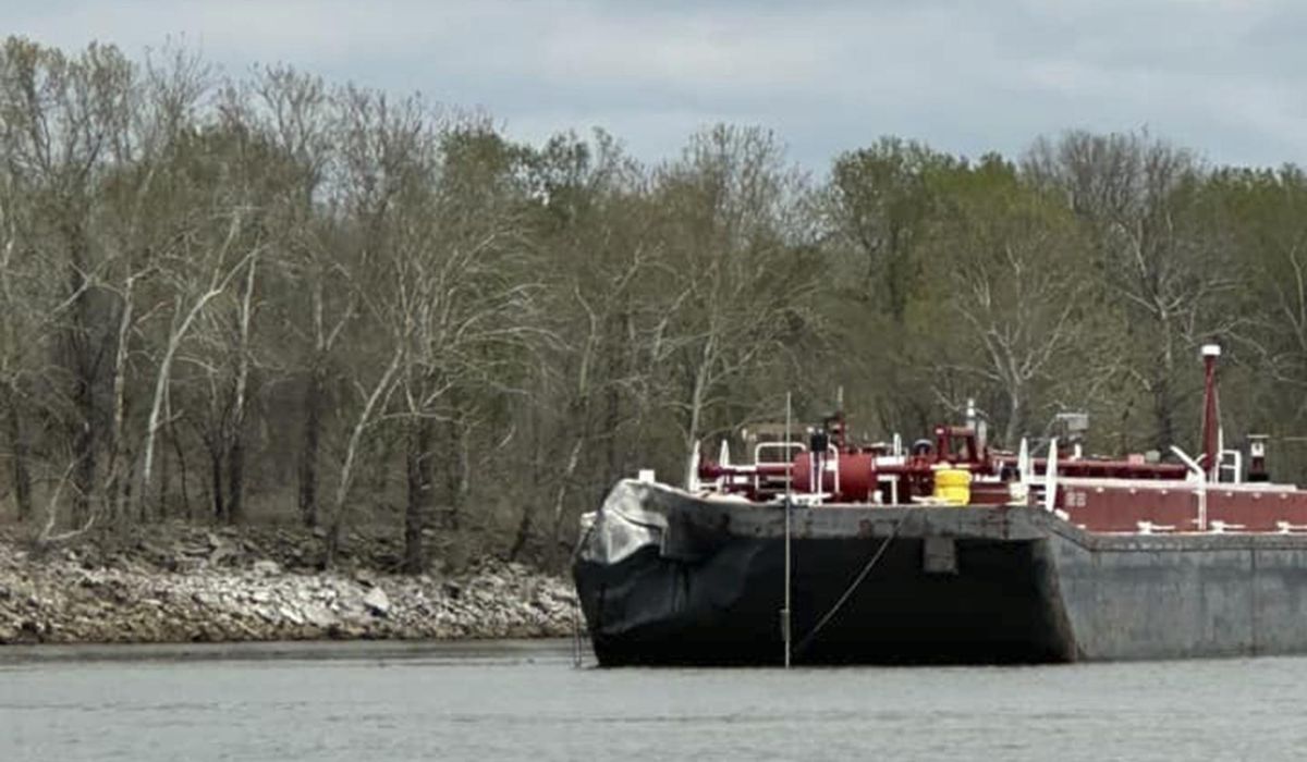 NextImg:Oklahoma highway reopens following shutdown after a barge hit a bridge
