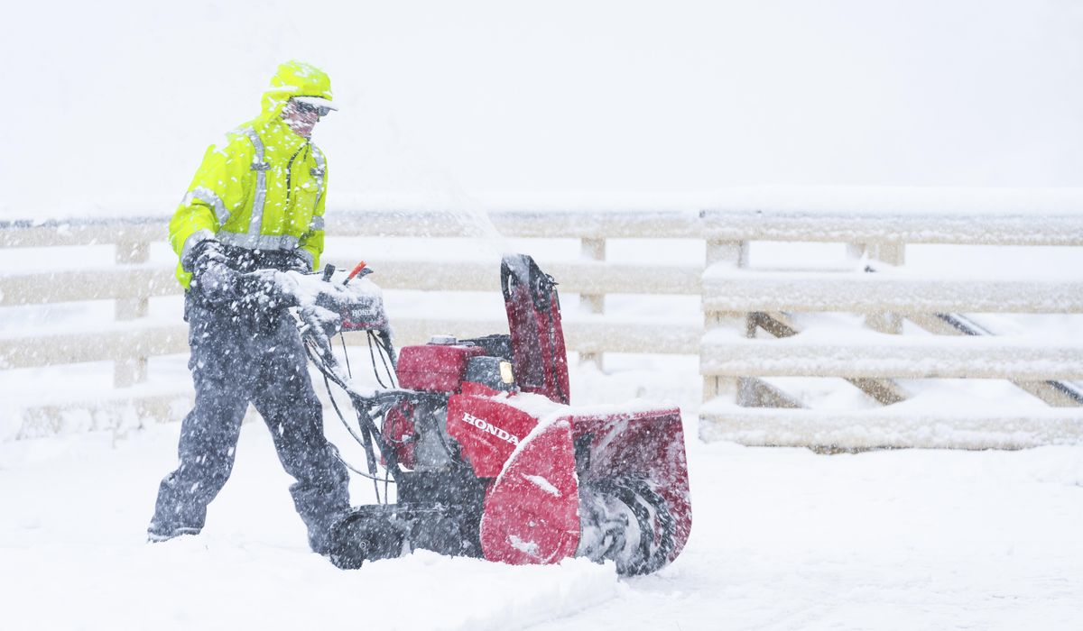 NextImg:Easter weekend storm hits Southern California with rain and mountain snow