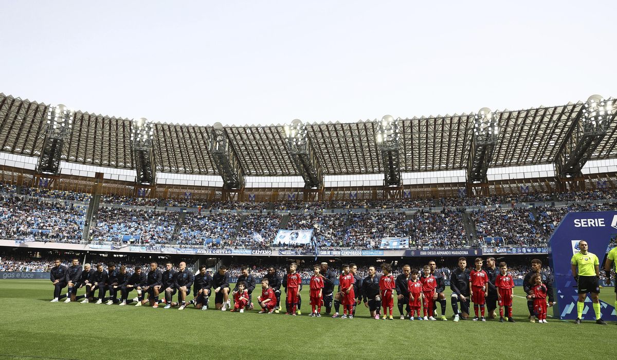 NextImg:Napoli players take a knee in public show of support after alleged racial abuse of Juan Jesus