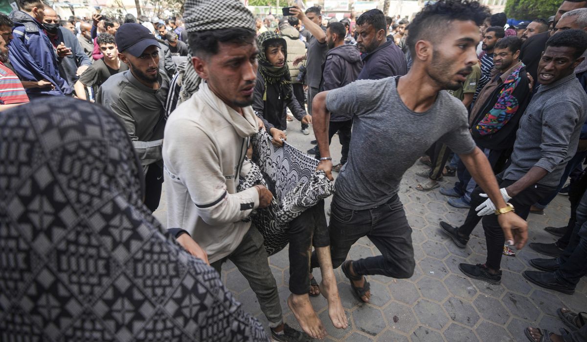 NextImg:An Israeli airstrike hits a Gaza hospital tent camp, killing 2 Palestinians and hurting journalists