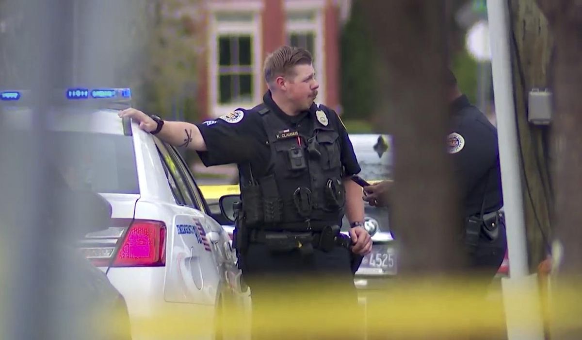 NextImg:Afternoon shooting in Nashville restaurant kills 1 man and injures 5 others