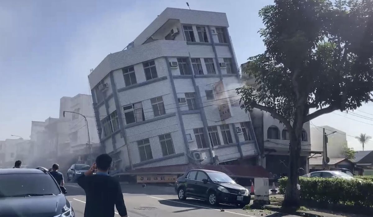 NextImg:Strong earthquake rocks Taiwan, collapsing buildings and causing a tsunami