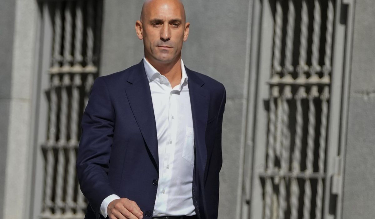 NextImg:Spanish police arrest ex-soccer federation head Rubiales on return to country amid corruption probe