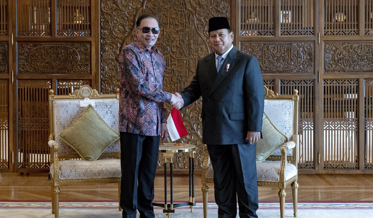 NextImg:Indonesia’s president-elect holds talks with Malaysian leader on bolstering ties